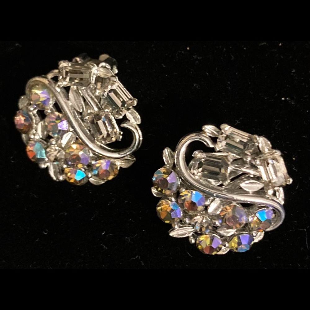 Lisner Rhinestone & Baguette, Clip-On Earrings - Picture 5 of 8